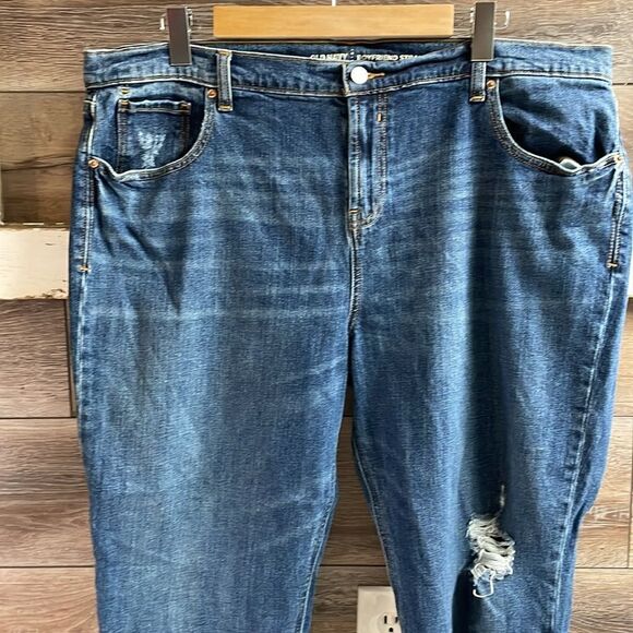 Old Navy Distressed Boyfriend Straight Jeans, Size 18, Blue - Picture 3 of 13